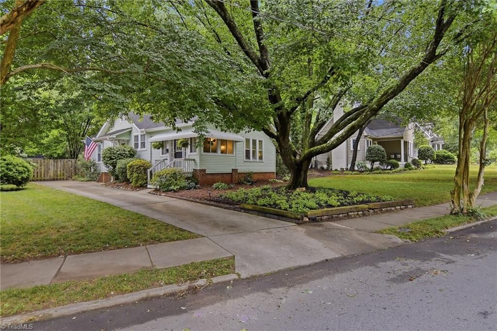 Property Photo: 705 Melrose Street NC 27103