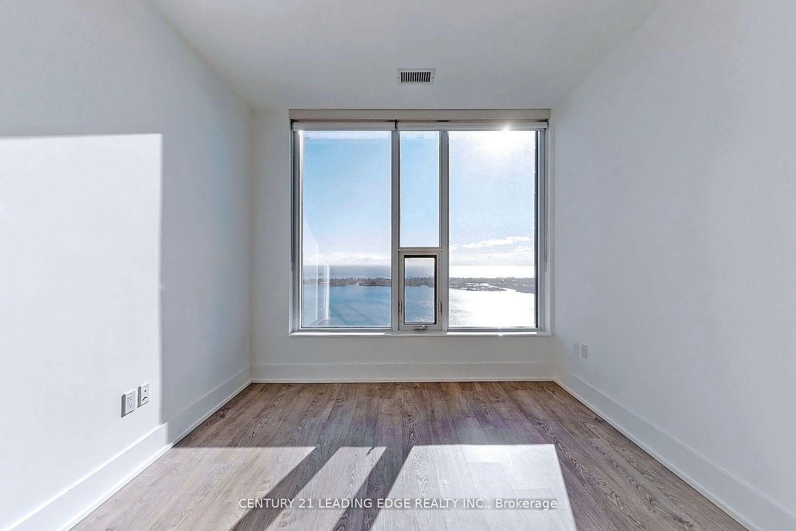 Property Photo:  10 York Street 5008  ON M5J 0E1 