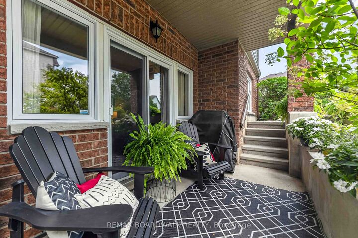 Photo de la propriété: 241 Crestway Drive C ON K2G 0A9