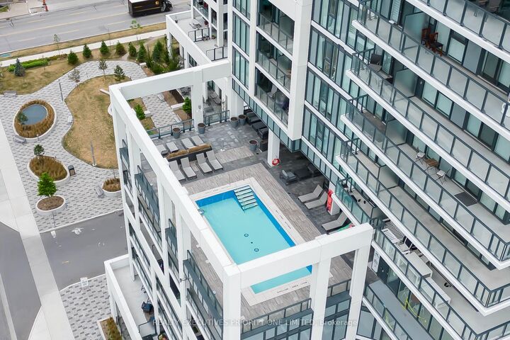 Property Photo:  9000 Jane Street 707  ON L4K 0M6 