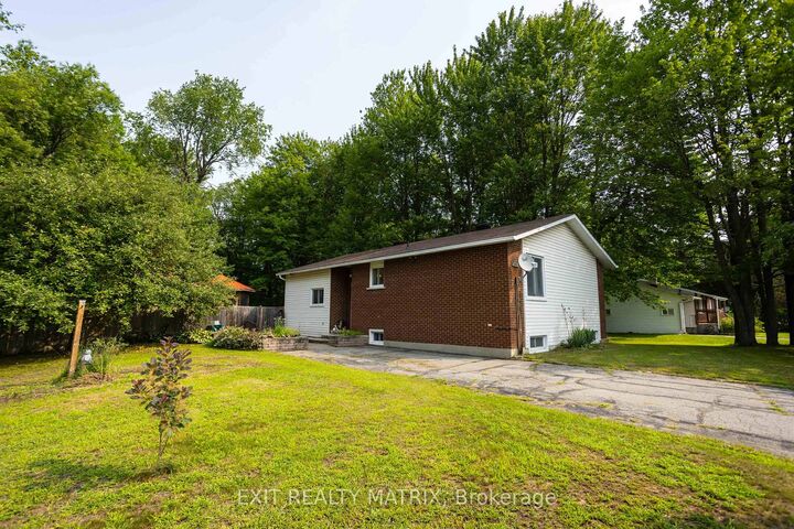 Property Photo: 2174 Des Pins Street ON K4R 1C5