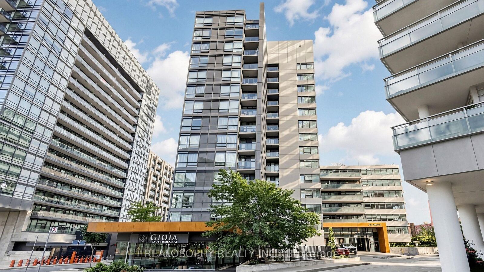 Property Photo:  20 Joe Shuster Way 715  ON M6K 0A3 