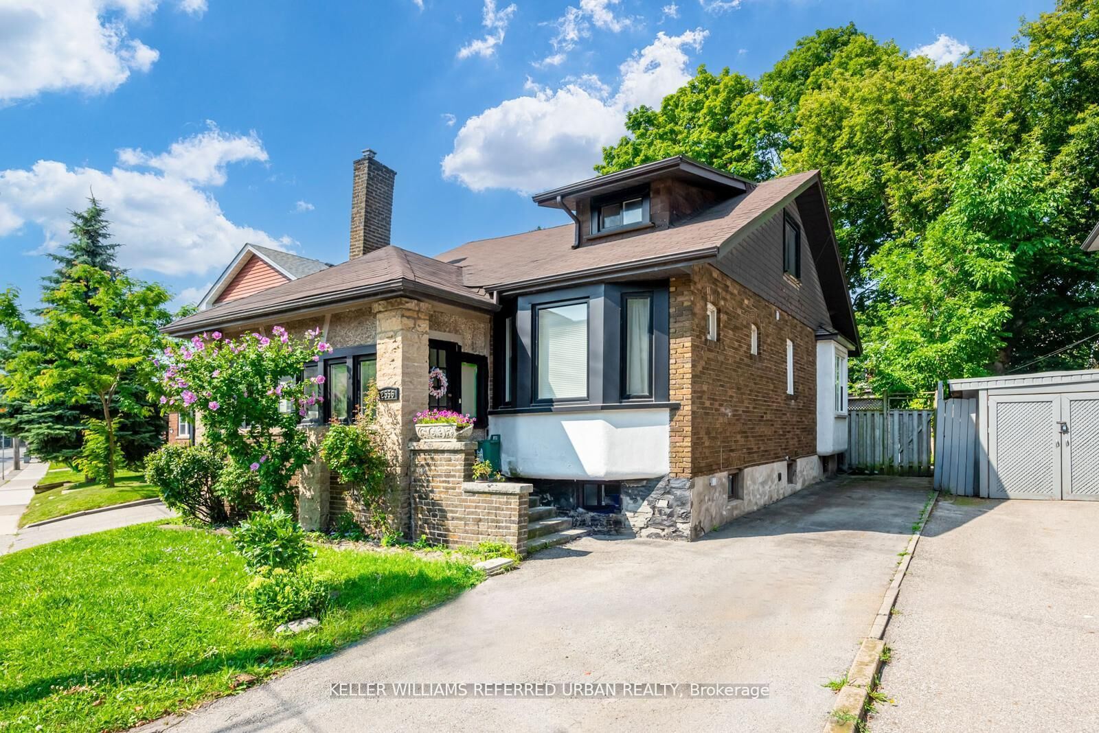 Property Photo:  2556 Lake Shore Boulevard W Lower  ON M8V 1G1 