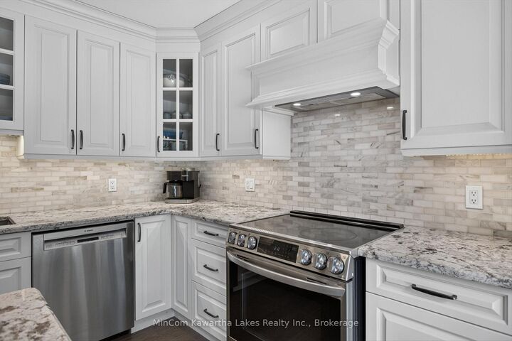 Property Photo: 1947 Parkwood Circle ON K9J 8C9