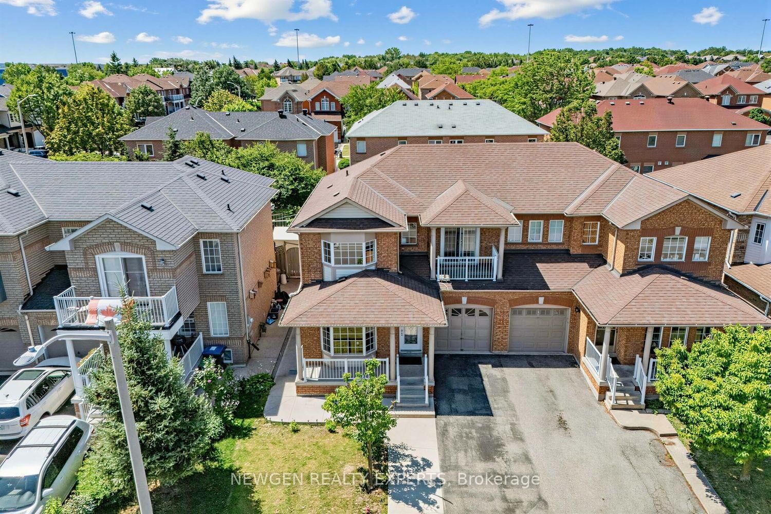 Property Photo:  10 Checkerberry Crescent  ON L6R 2T2 