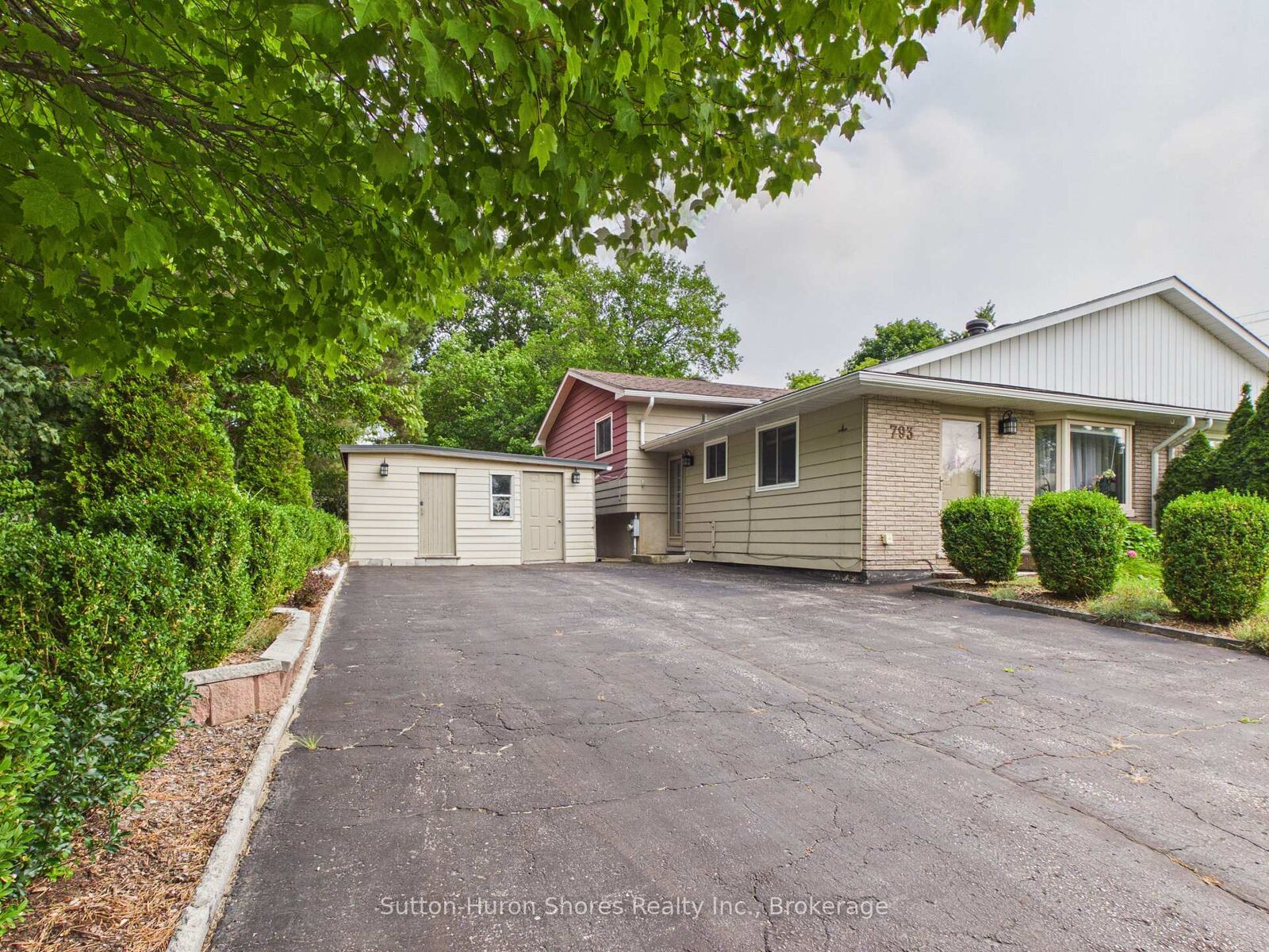 Property Photo: 793 Ruby Street ON N0H 2C4