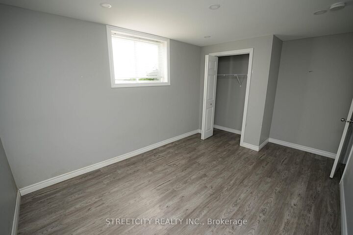 Property Photo: 1430 Highbury Avenue N 5 ON N5Y 6M4