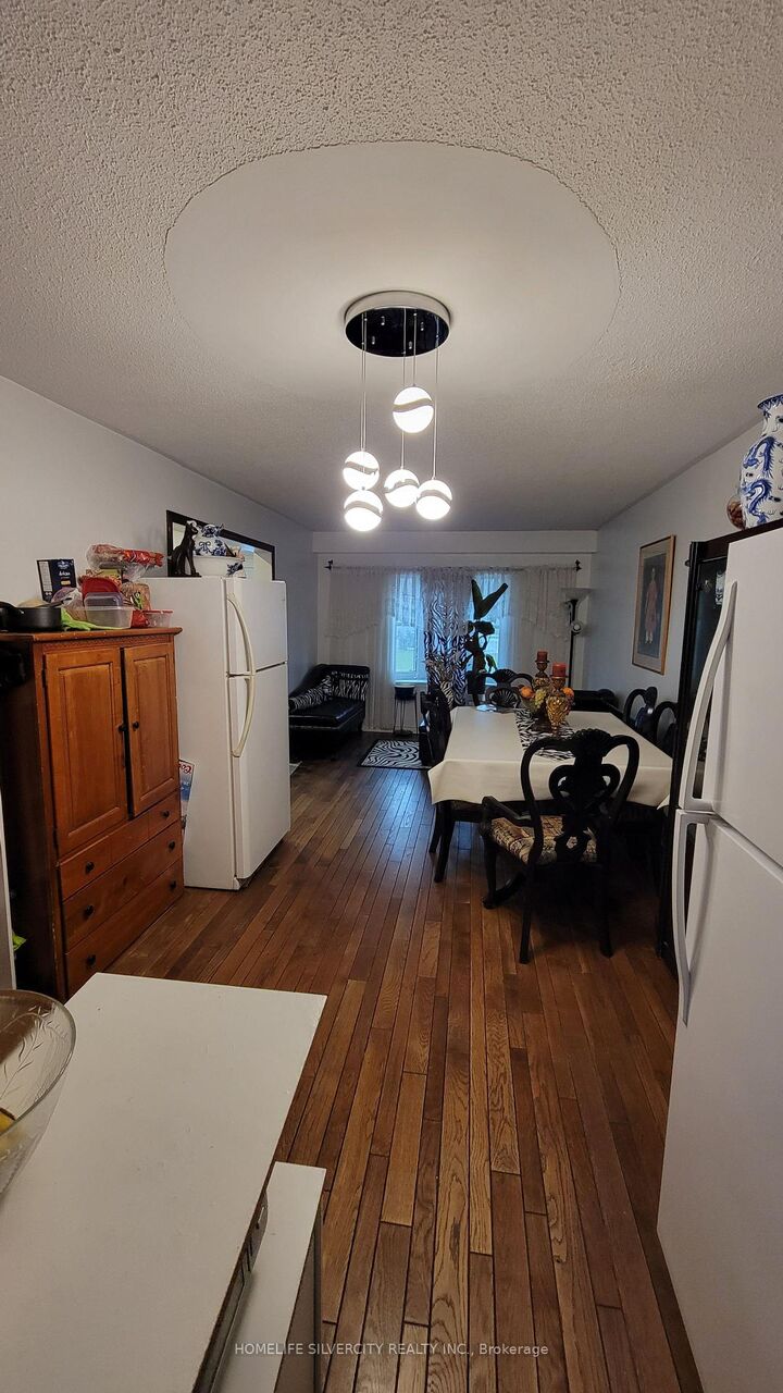 Property Photo:  900 Central Park Drive 36  ON L6S 3J6 