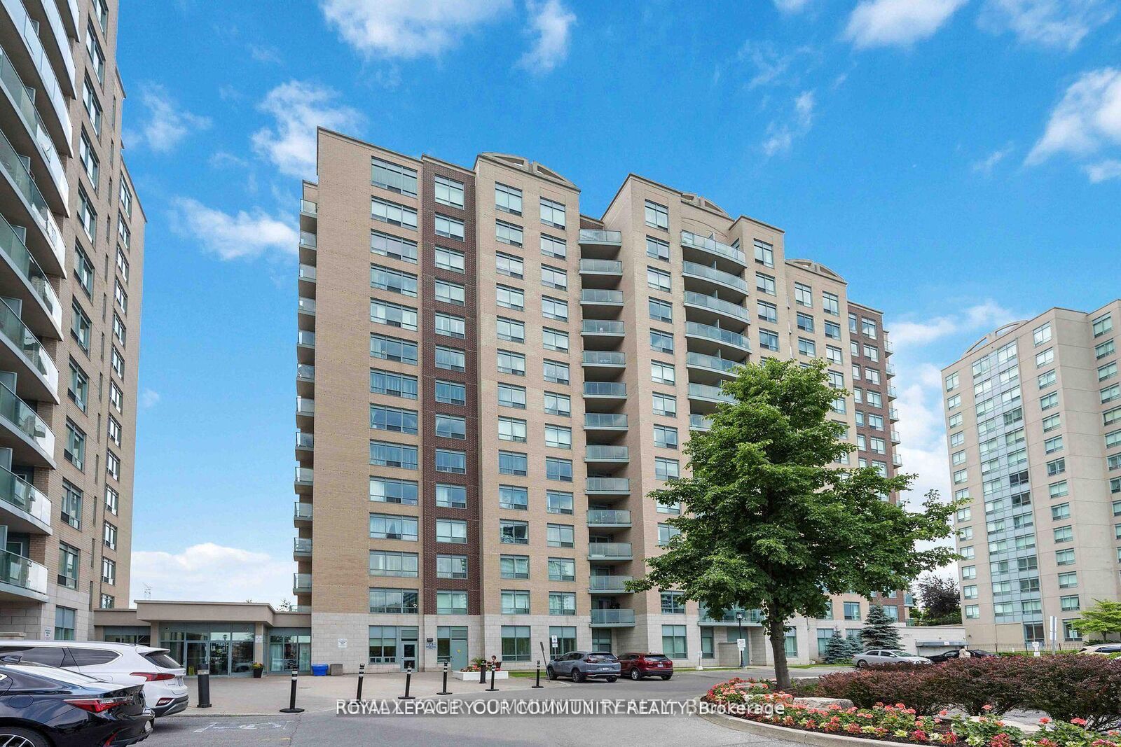 Property Photo: 23 Oneida Crescent 909 ON L4B 0A2