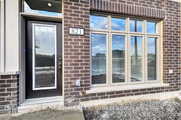 Property Photo:  821 Mikinak Road  ON K1K 4Z9 