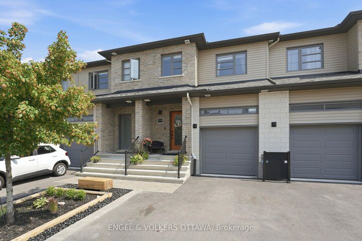 Property Photo: 282 Munro Street ON K7C 0P2