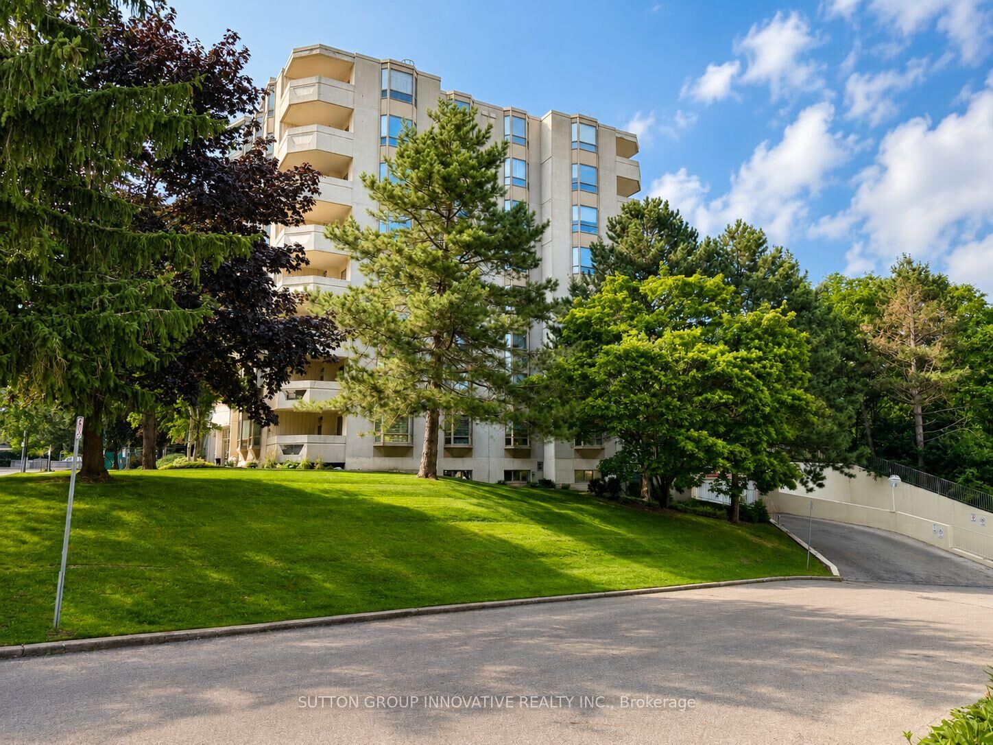 Property Photo: 8 Village Green Boulevard 507 ON L8G 5B8