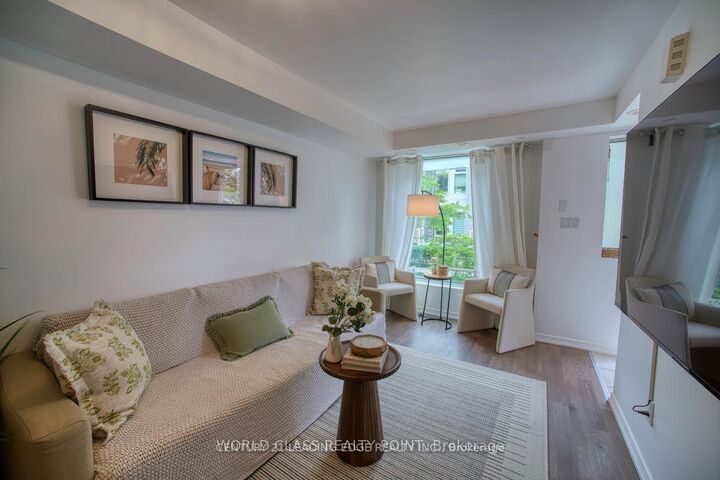 Property Photo:  7 Applewood Lane E 221  ON M9C 0C1 