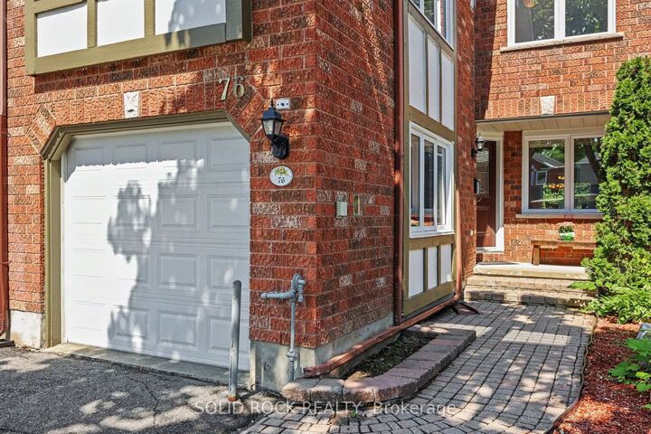 Property Photo:  76 Grenadier Way  ON K2J 4L5 