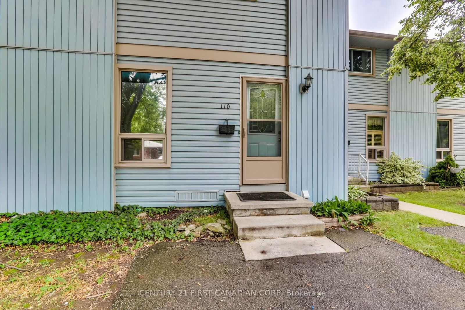 Property Photo:  110 Monmore Road  ON N6G 3B3 