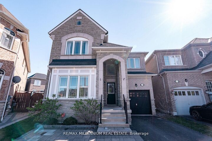 19 Bellotti Crescent — photo 1