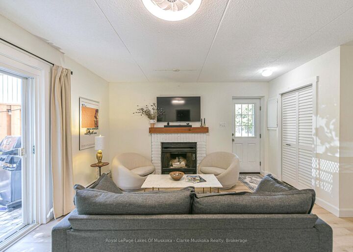 Property Photo:  19 Dawson Drive 42  ON L9Y 5B4 