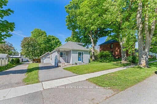 Property Photo: 44 Willow Street S ON L7J 2A2