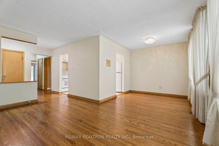 Property Photo: 831 Mohawk Road E ON L8T 2R4