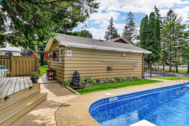 Property Photo: 1635 Brookdale Avenue ON K6J 4R2