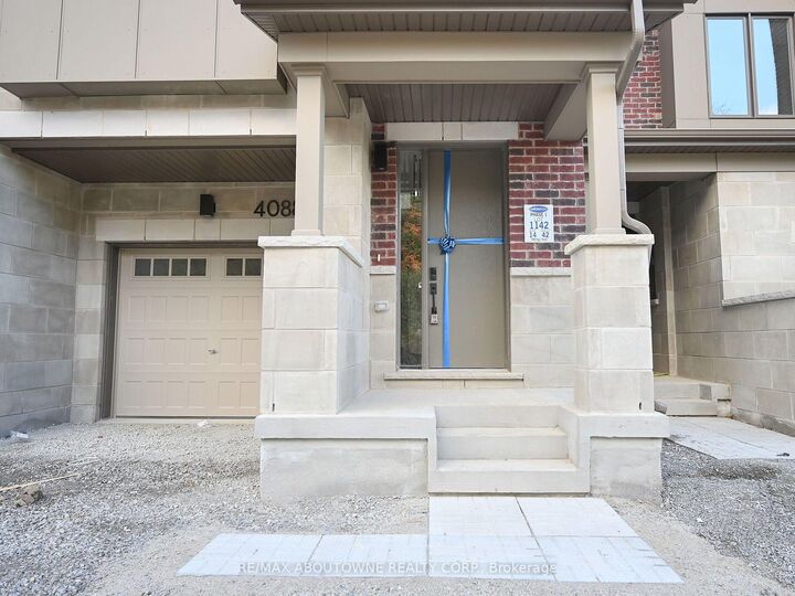 Property Photo: 4088 Kadic Terrace ON L5M 2S8
