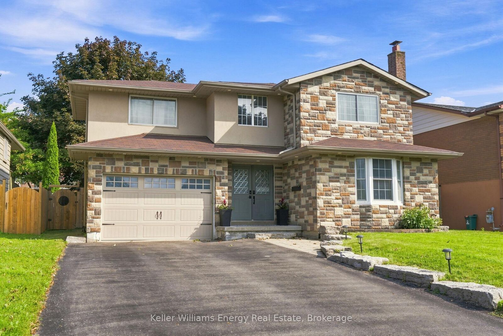 Property Photo:  1014 Pinetree Court  ON L1K 1P4 