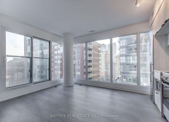 Property Photo:  181 Dundas Street E 2110  ON M5A 0N5 