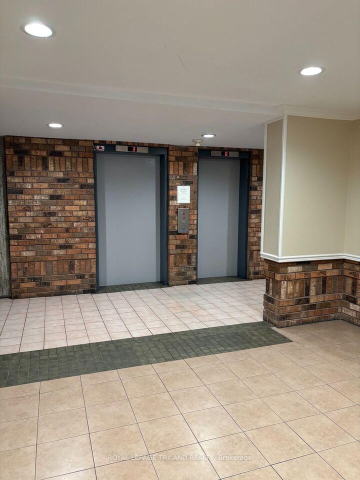 Property Photo:  986 Huron Street 310  ON N5Y 5E4 