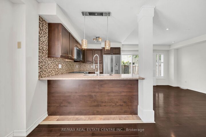 Property Photo:  4215 Cole Crescent  ON L7M 0M6 