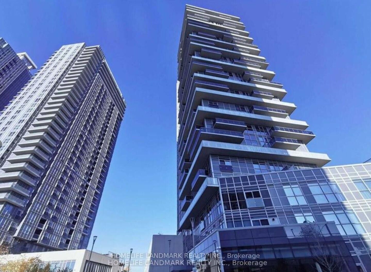 Property Photo: 255 Village Green Square 1609 ON M1S 0L7