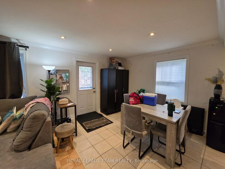 Property Photo: 1247 Summerville Avenue ON K1Z 8G6