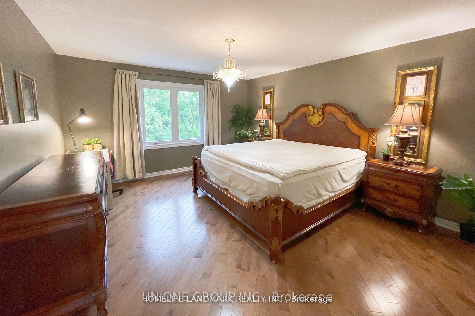 Property Photo: 2415 Jarvis Street B5 ON L5C 2P7