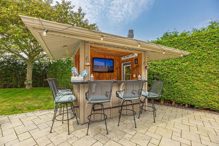 43 Meredith Drive — photo 1
