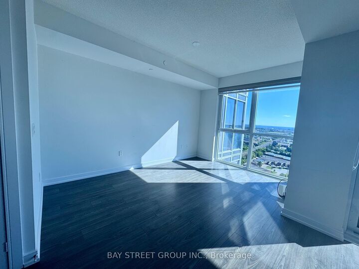 Property Photo: 225 Village Green Square 2809 ON M1S 0L3