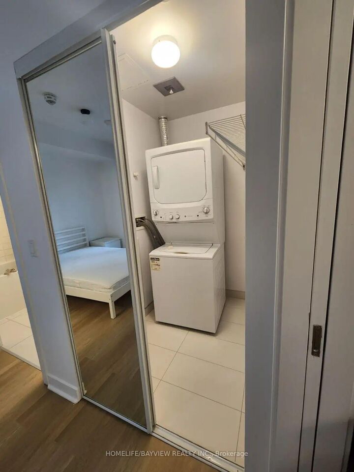 Property Photo:  2221 Yonge Street 406  ON M4S 0B8 