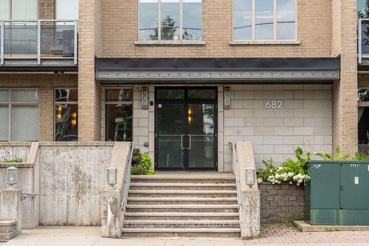 Property Photo: 682 Churchill Avenue 201 ON K1Z 5G5