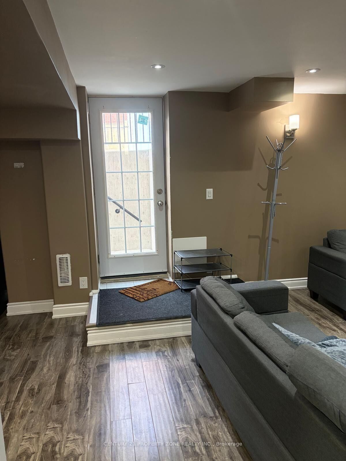 Photo de la propriété: 1 Deancrest Crescent ON L7A 0W1