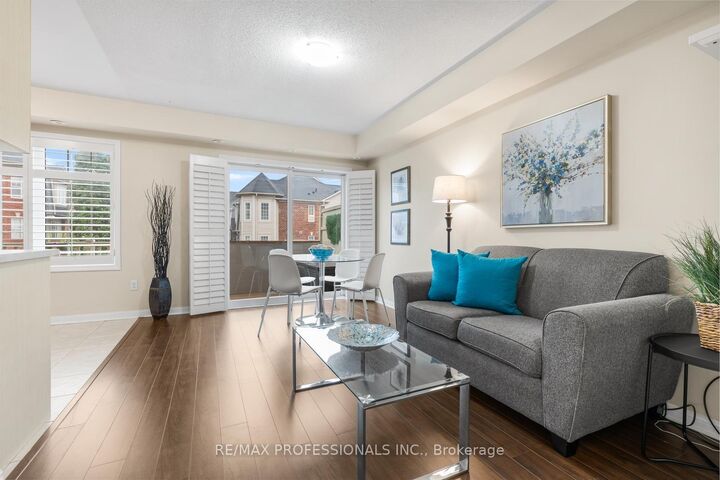 Property Photo: 3025 Elmcreek Road 5 ON L5B 0B6