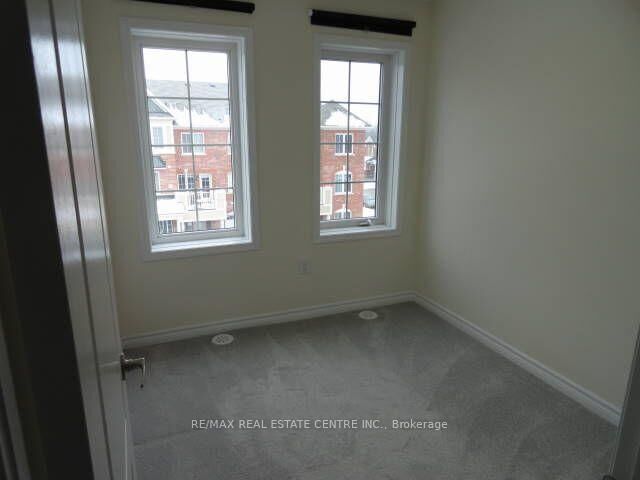 Property Photo:  1084 Silk Street  ON L1X 0E8 