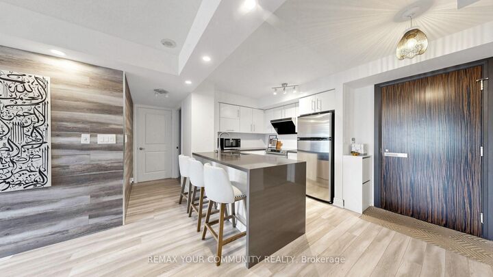 Property Photo:  273 South Park Road 215  ON L3T 0B5 