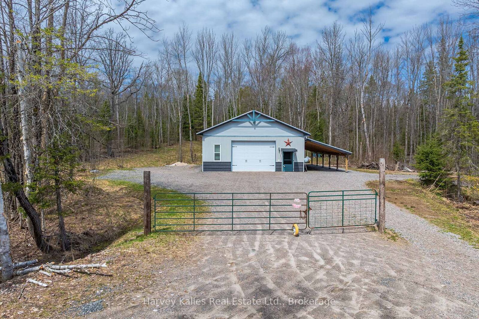 Property Photo: 40 Sunset Cove Road ON P2A 0B4