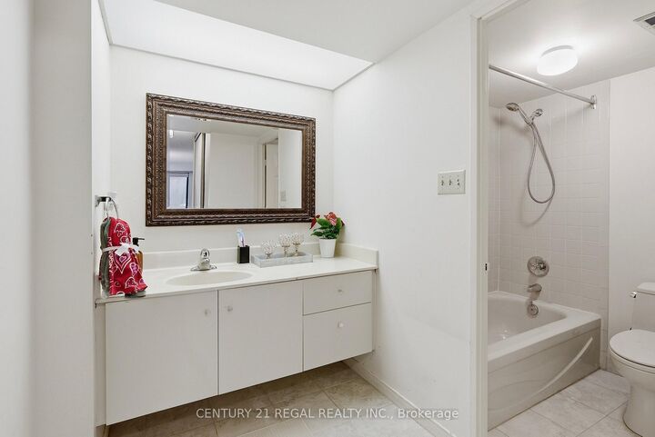 Photo de la propriété:  280 Simcoe Street 306  ON M5T 2Y5 