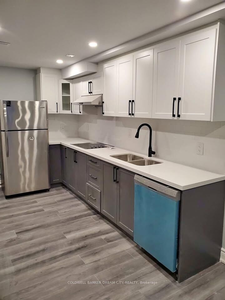 Photo de la propriété: 1309 Restivo Lane Lower Unit ON L9E 1J9