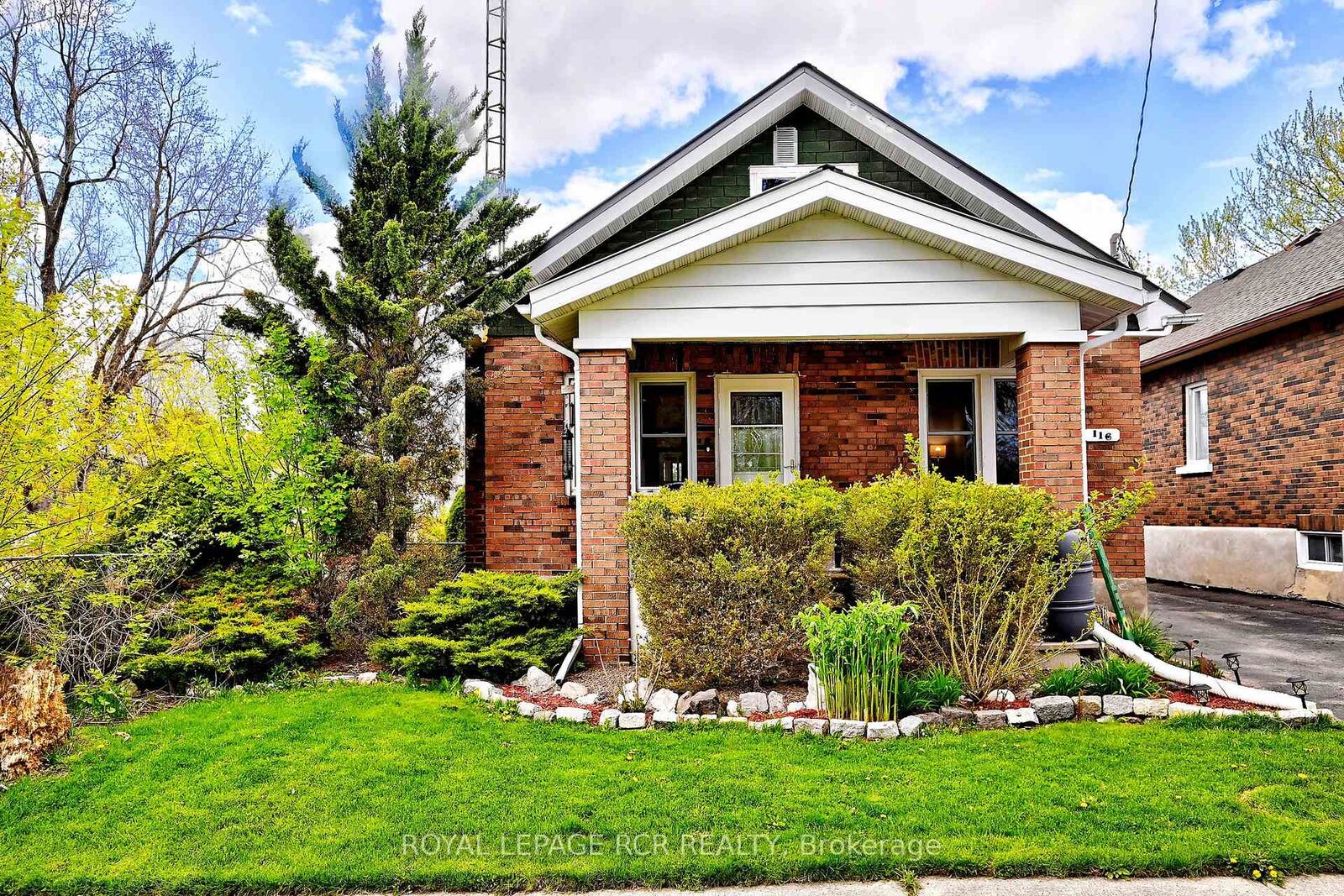 Property Photo: 116 Buckingham Avenue ON L1G 2K5