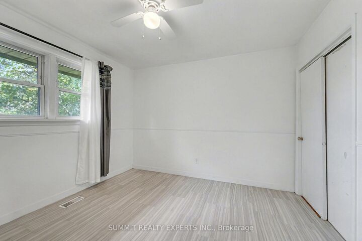 Property Photo: 893 Cromwell Street ON N4S 5B4