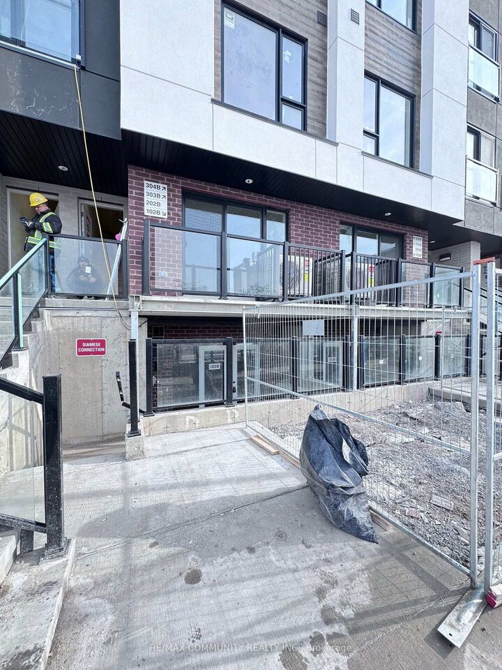 Property Photo:  16 Melbourne Avenue 102B  ON L2P 0G5 