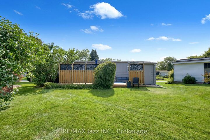 Property Photo:  8 Wheelhouse Drive  ON L1B 1B9 