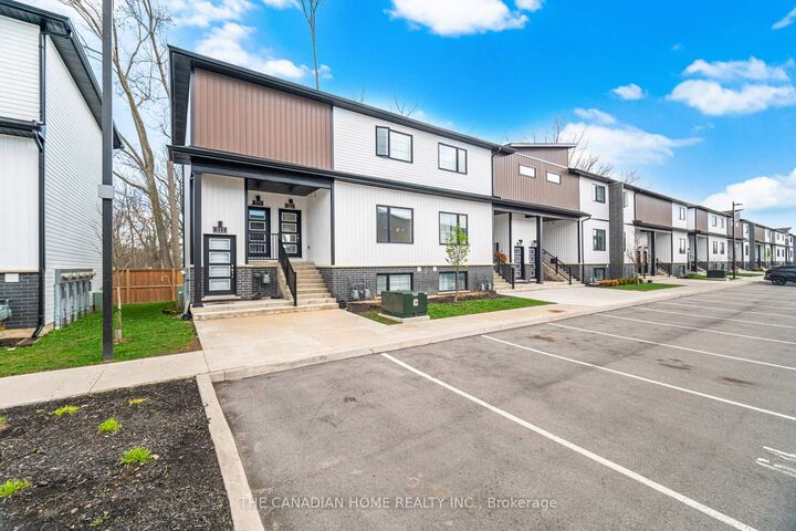 Property Photo: 4263 Fourth Avenue 321 ON L2E 0C2