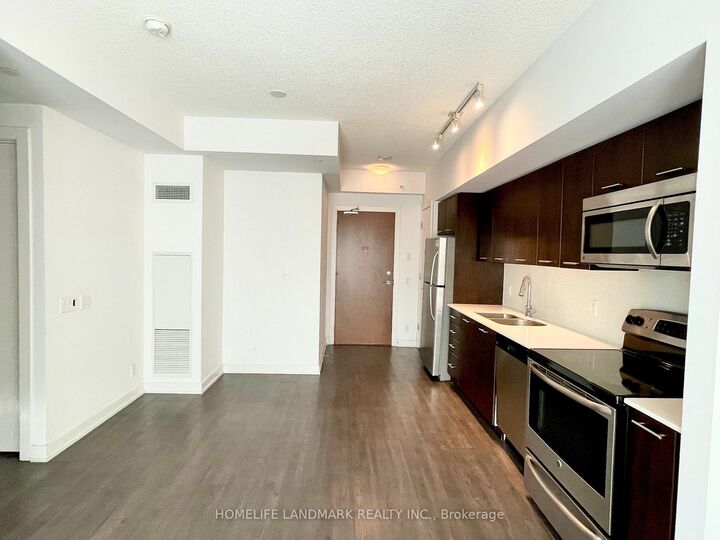 Property Photo:  2220 Lakeshore Boulevard W 3210  ON M8V 0C1 