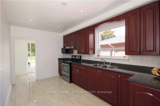 Property Photo:  109 Hiscock Boulevard Lower  ON M1G 1T3 